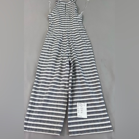 Crown & Ivy  Jumpsuit Gray White Stripe High Neck Wide Leg Crop Sz 2 - Picture 9 of 9